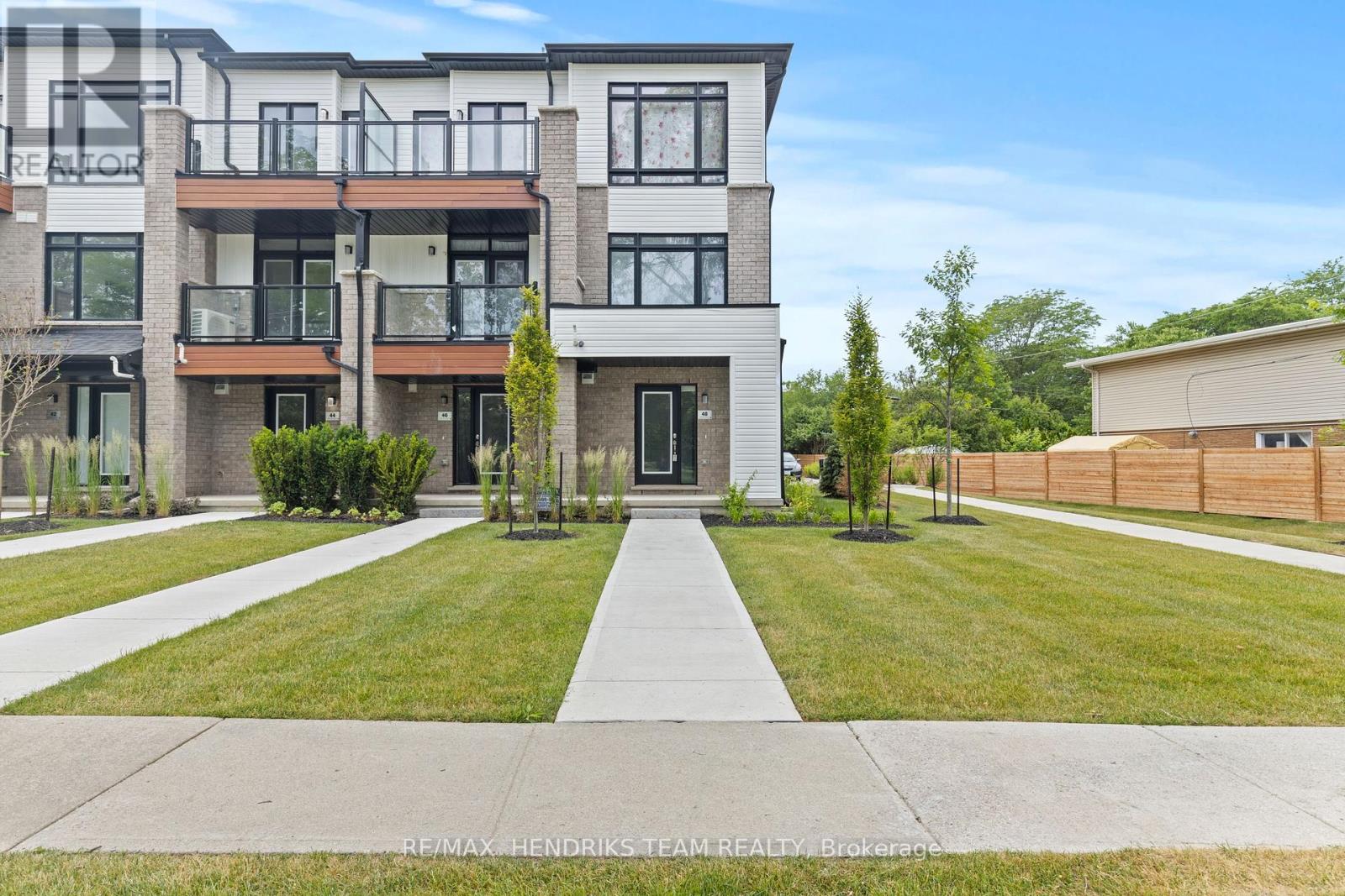 48 Sidney Rose Common, St. Catharines, ON L2T 0B3