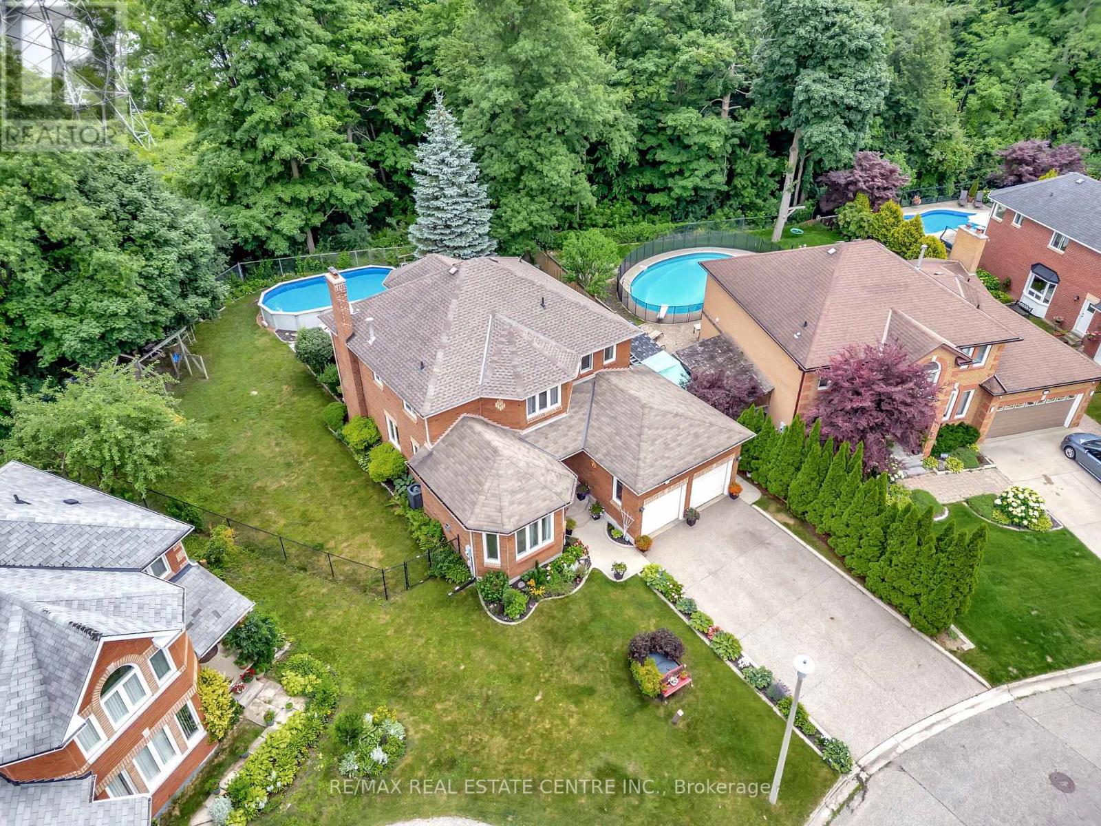 72 Hilborn Ave, Cambridge, ON N1T 1M8
