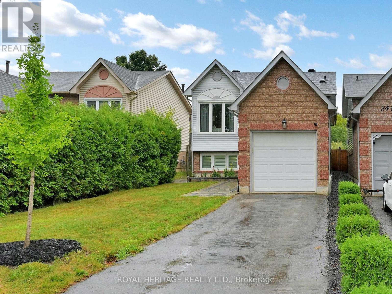 32 Fenwick Ave, Clarington, ON L1C 4R6