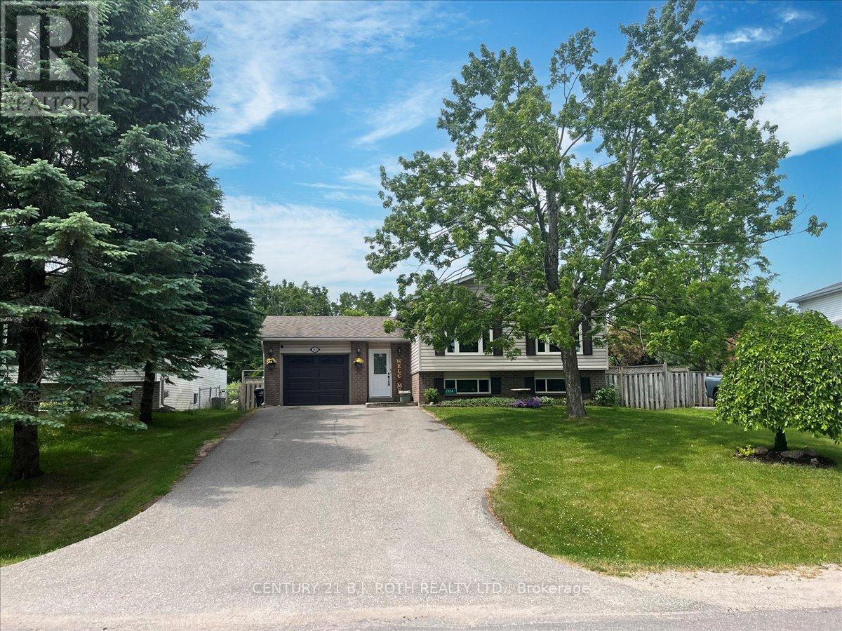 2834 Dempster Ave, Innisfil, ON L9S 1C2