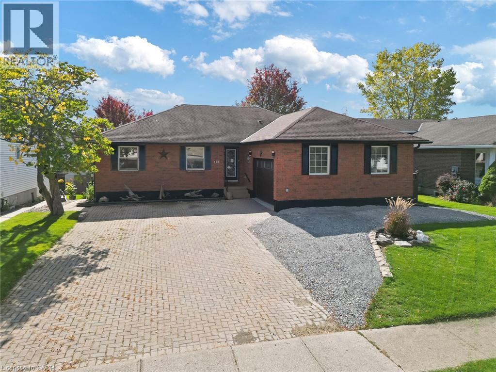 105 Calla Ter, Welland, ON L3C 7C2