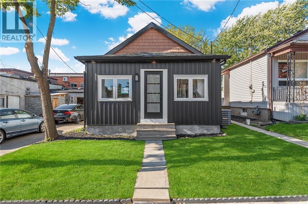 56 E 34th St, Hamilton, ON L8V 3W3