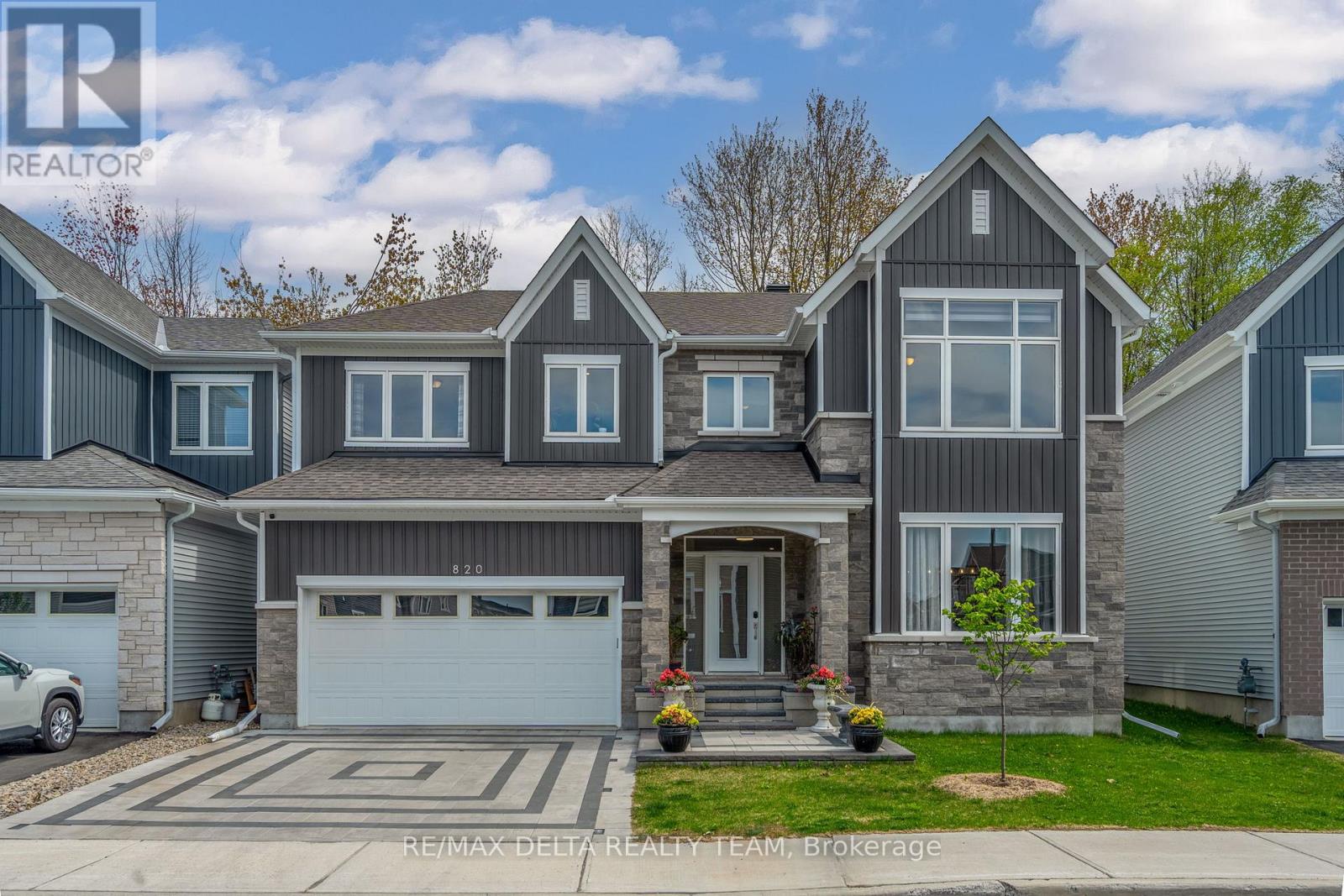 820 Mercier Cres, Ottawa, ON K1W 0N6