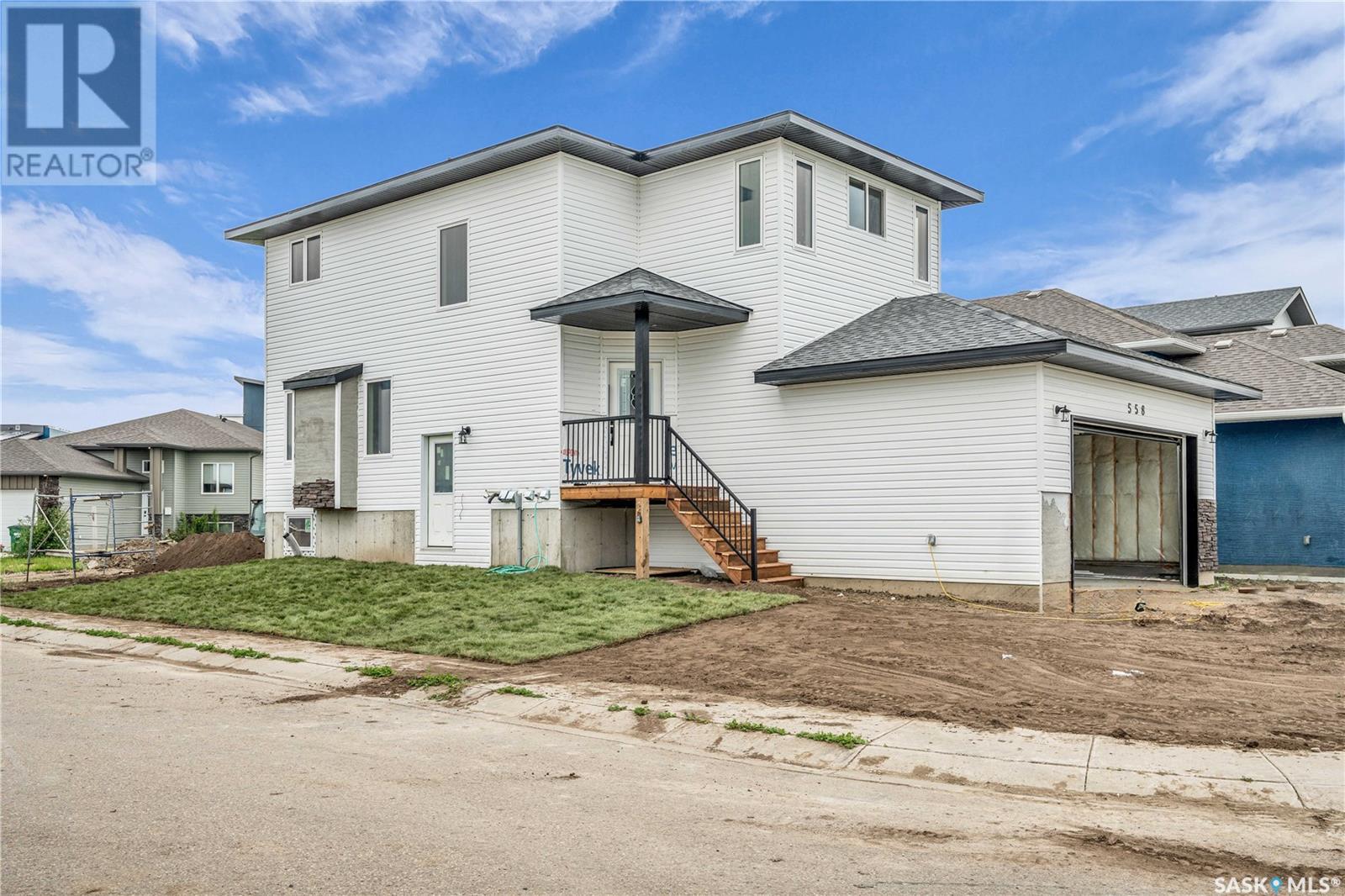 570 Kinloch Ct, Saskatoon, SK S7M 5X2