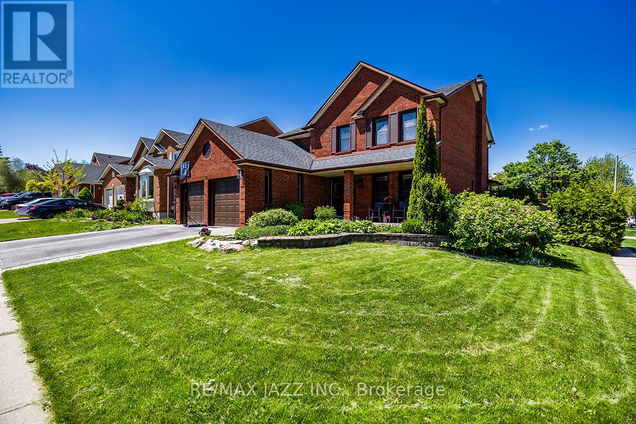 22 Kingswood Dr, Clarington, ON L1E 1G2