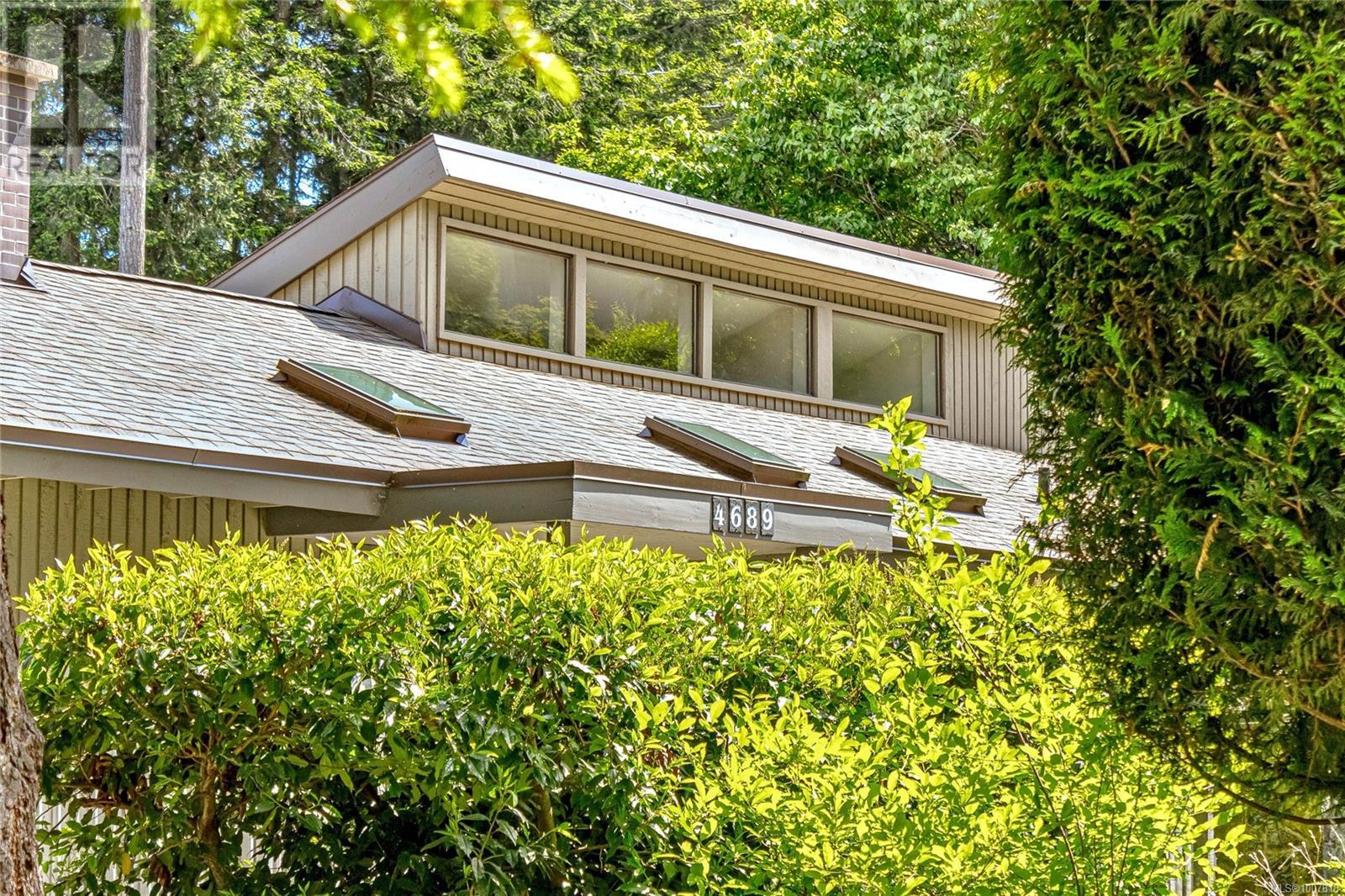 4689 Boulderwood Dr, Saanich, BC V8Y 2P8