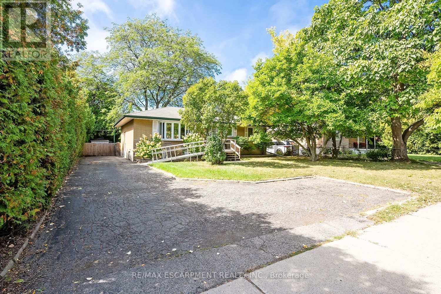 414 Third Line, Oakville, ON L6L 4A5