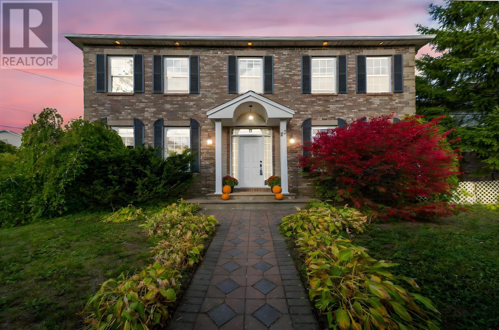 23 Lancaster Dr, Halifax, NS B3S 1E7