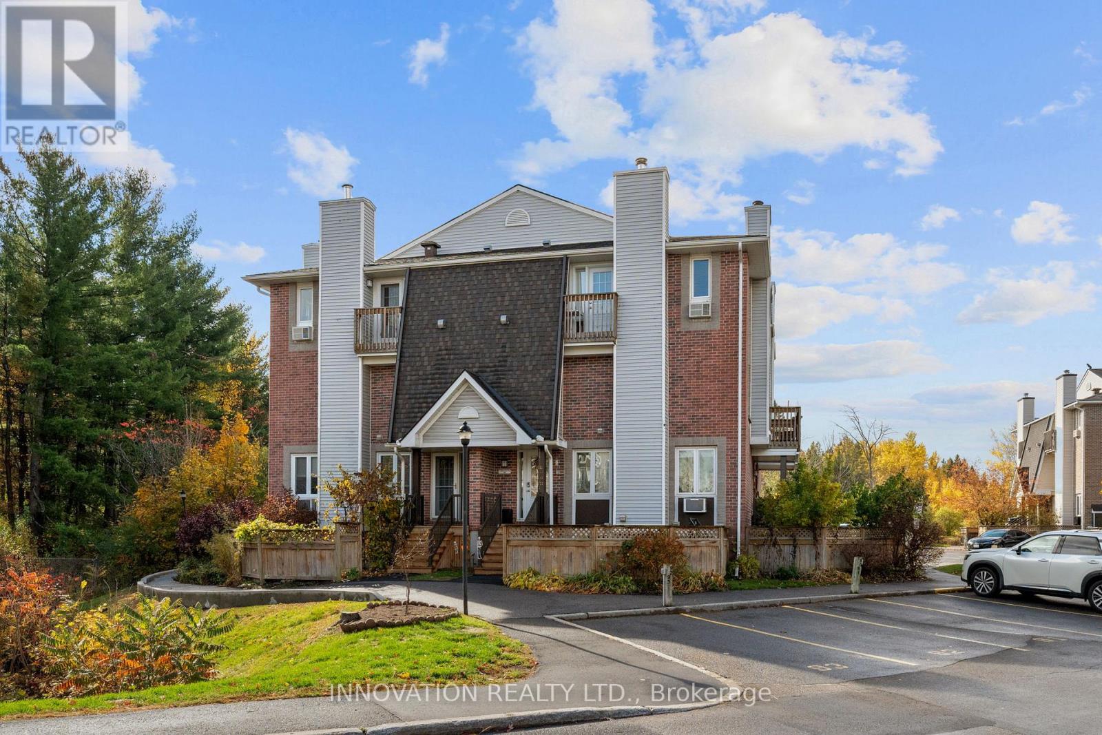 8 5 Timberview Way, Ottawa, ON K2H 9M7