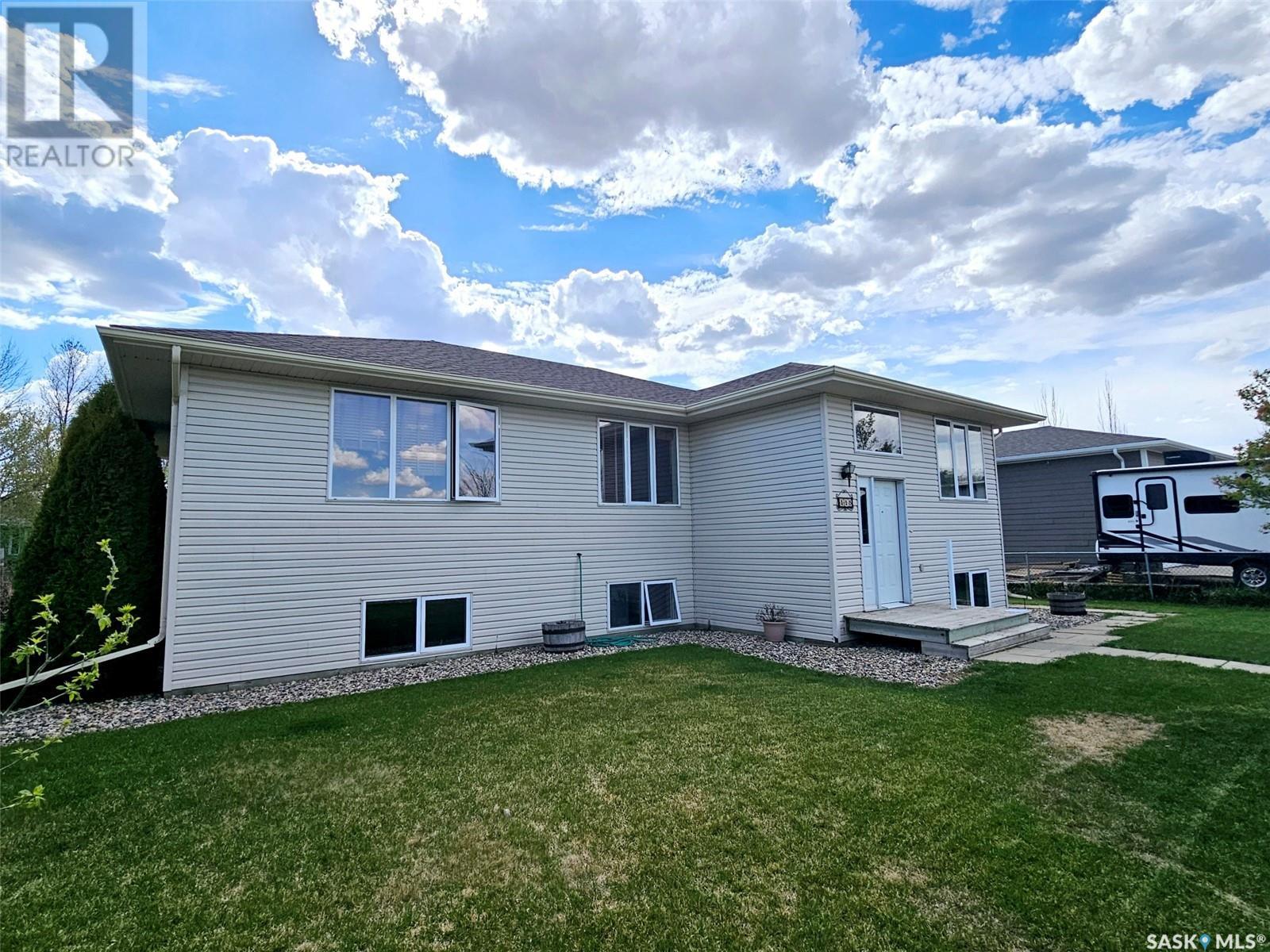 115 Carson Bay, Lampman, SK S0C 1N0