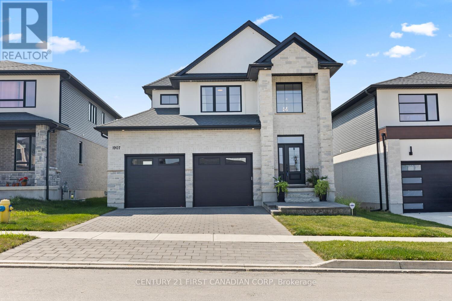 1907 Fountain Grass Dr, London South South B, ON N6K 0M2