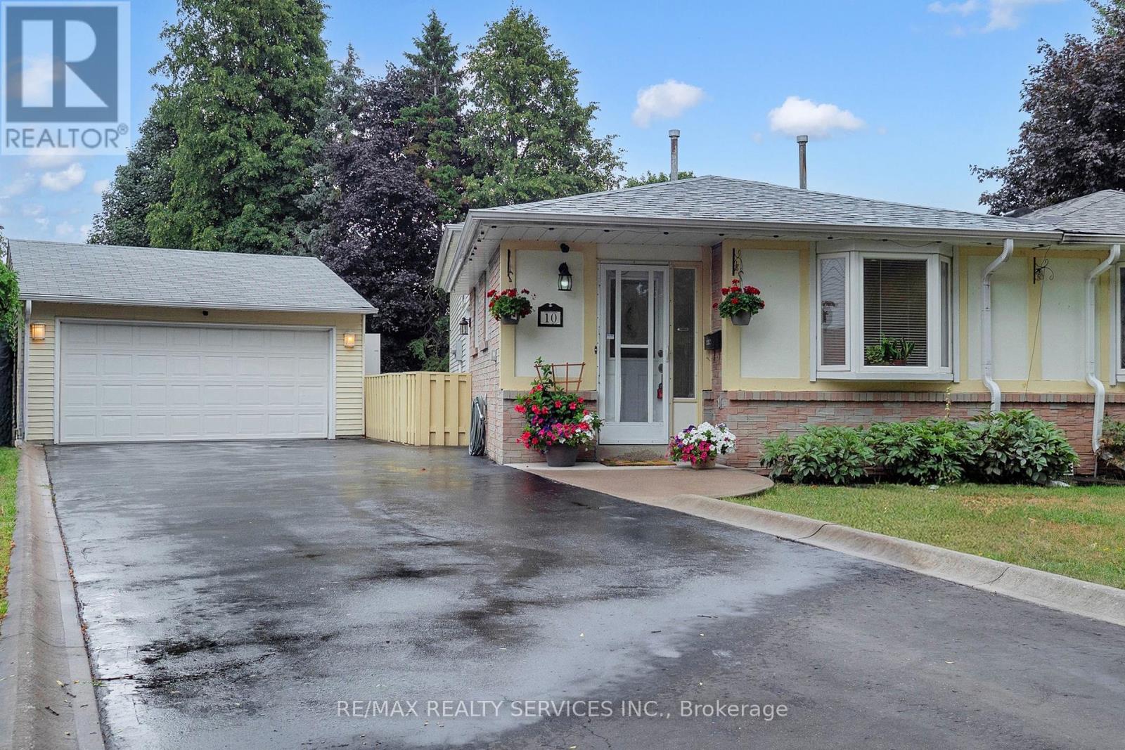 10 Minton Pl, Brampton, ON L6S 2S7