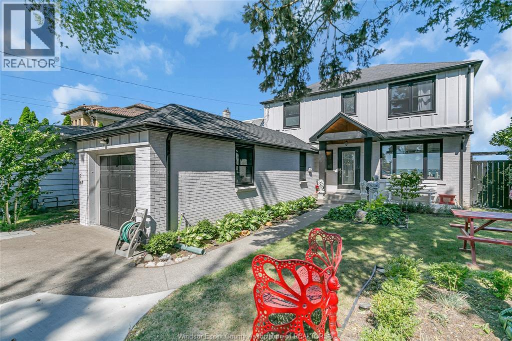 11360 Riverside Dr E, Windsor, ON N8P 1A4