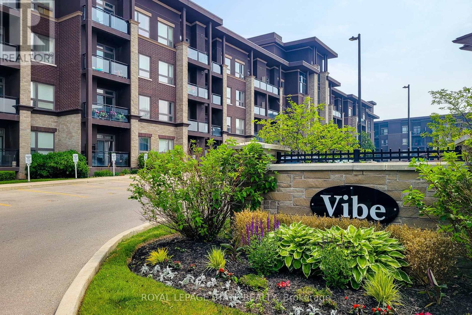 320 5010 Corporate Dr, Burlington, ON L7L 0H6