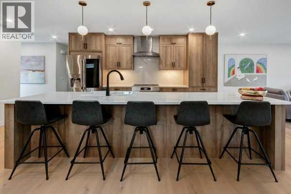 6135 Bow Cres NW, Calgary, AB T3B 2C2