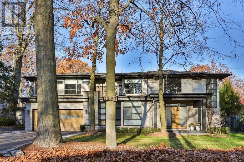 1293 Woodland Ave, Mississauga, ON L5G 2Y1