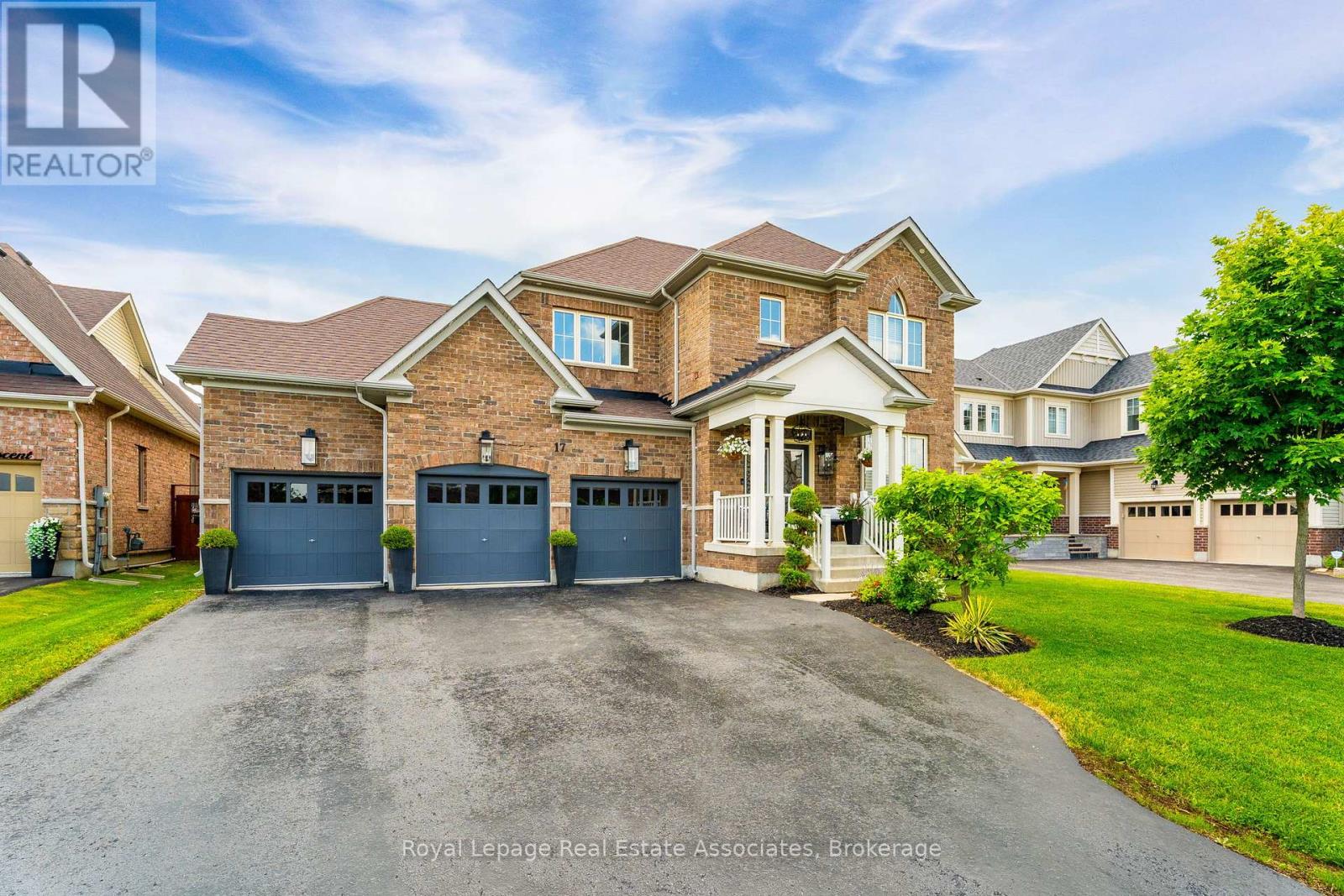 17 Mitchell Cres, Mono, ON L9W 6W6