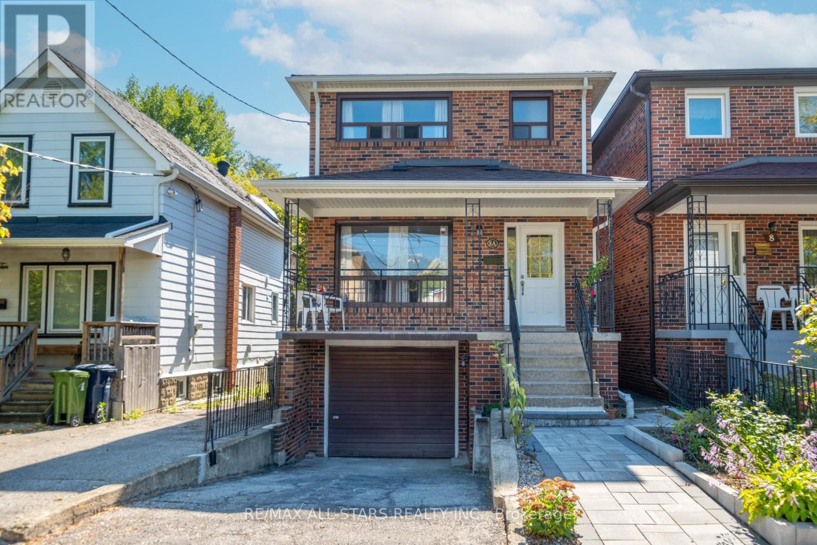 8 Ruthven Pl #a, Toronto, ON M6N 2R5