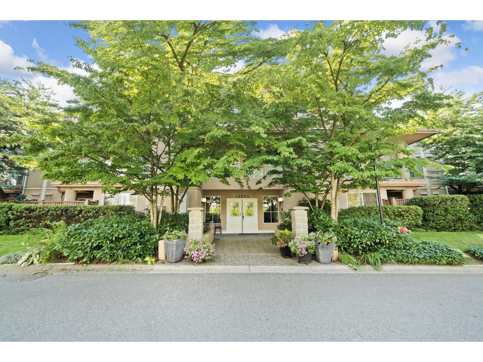 14988 101a Avenue Unit 204, Surrey, BC V3R 0T1