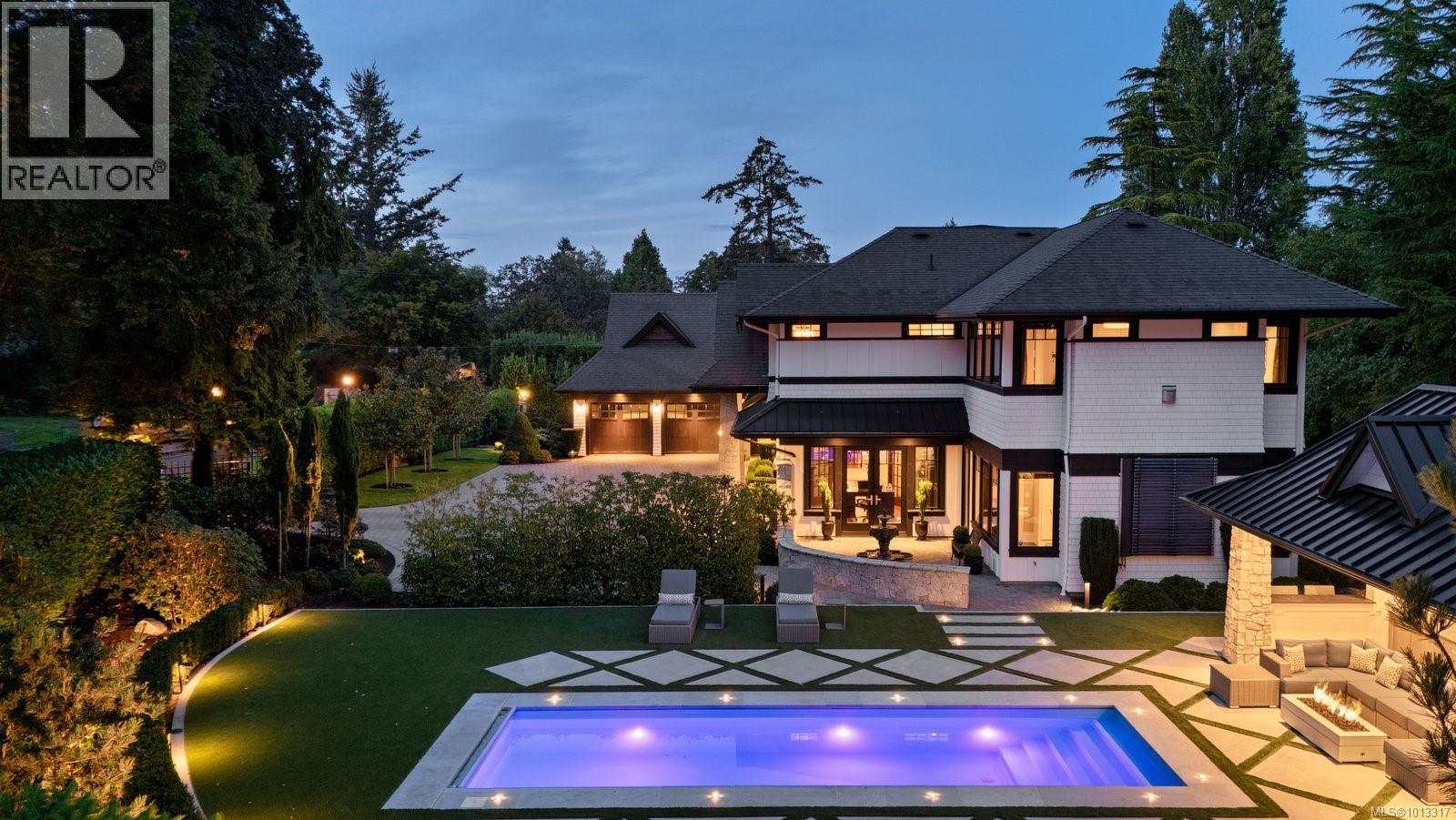 3375 Ripon Rd, Oak Bay, BC V8R 6G8