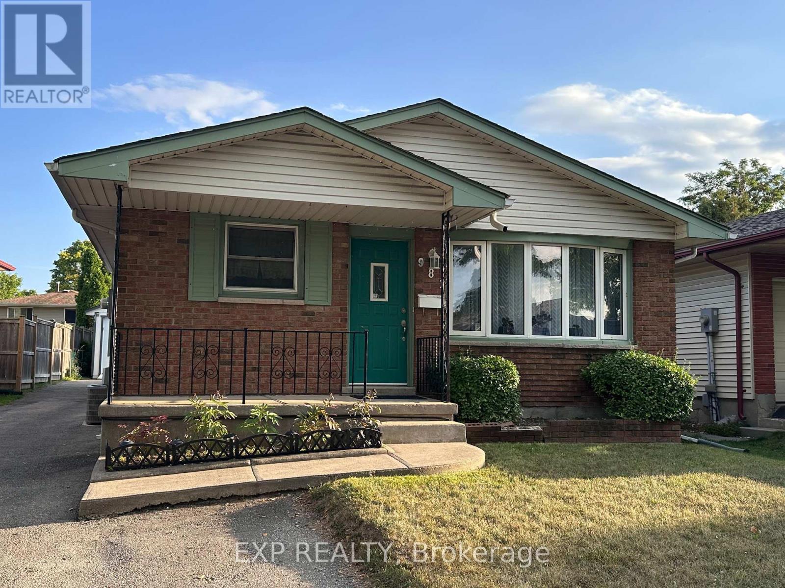 981 Jalna Blvd, London, ON N6E 2R2