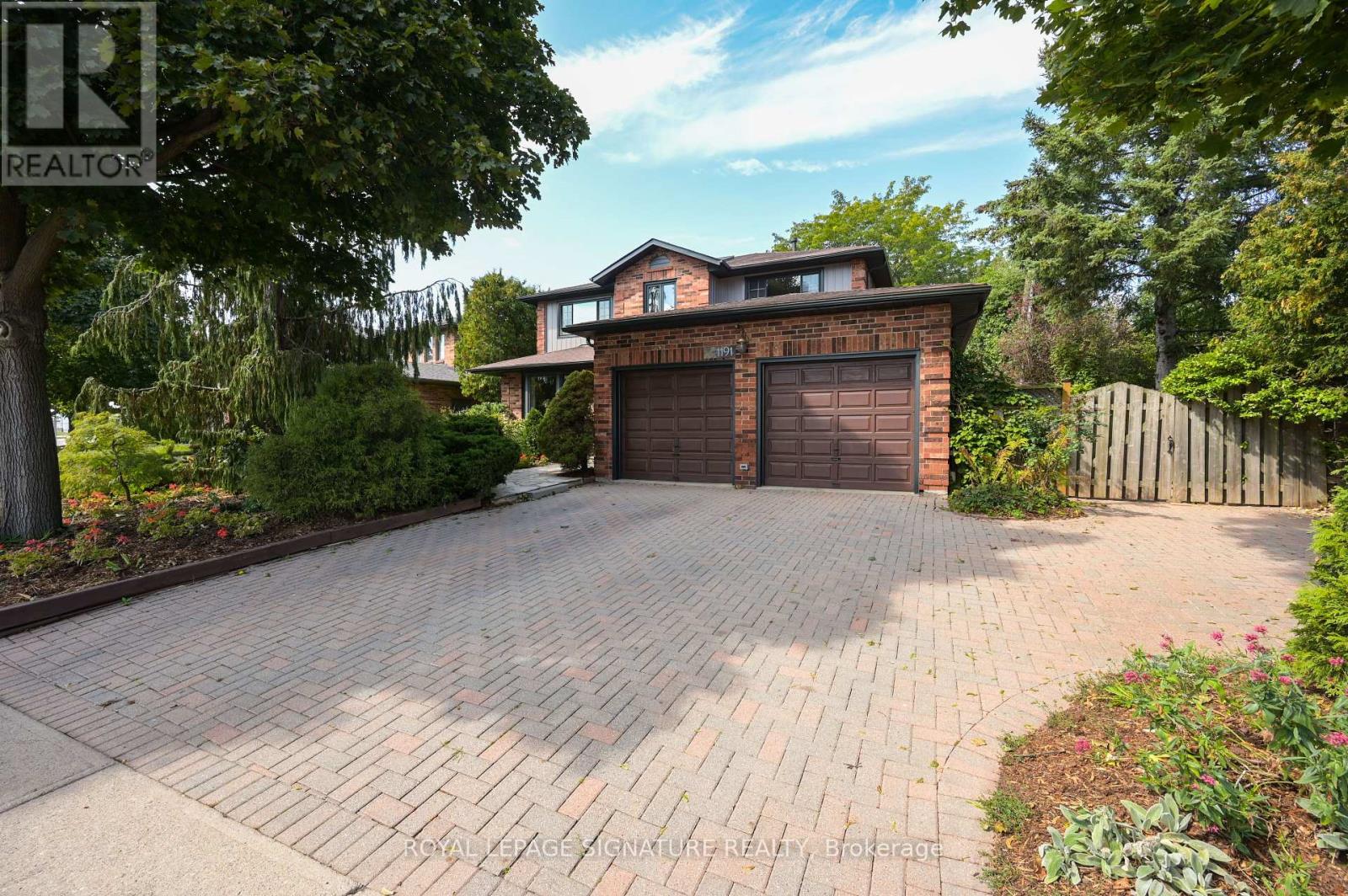 1191 Grange Rd, Oakville, ON L6H 1P8
