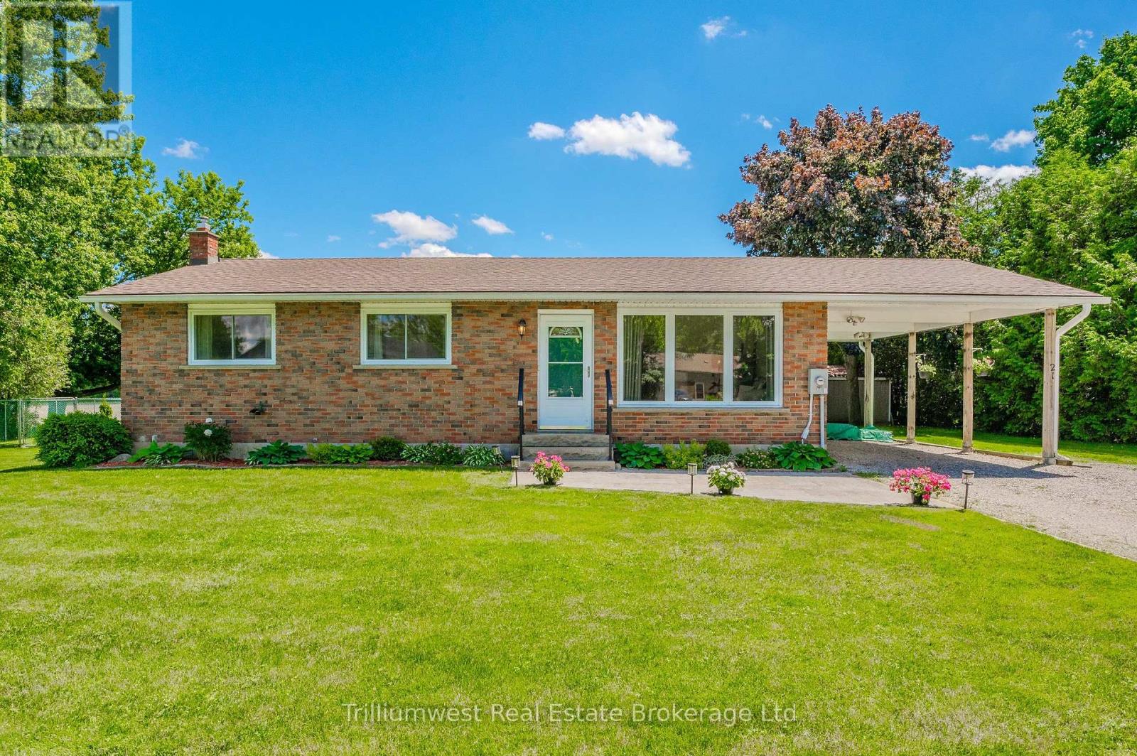 21 Emma St, Blandford-Blenheim, ON N0J 1V0