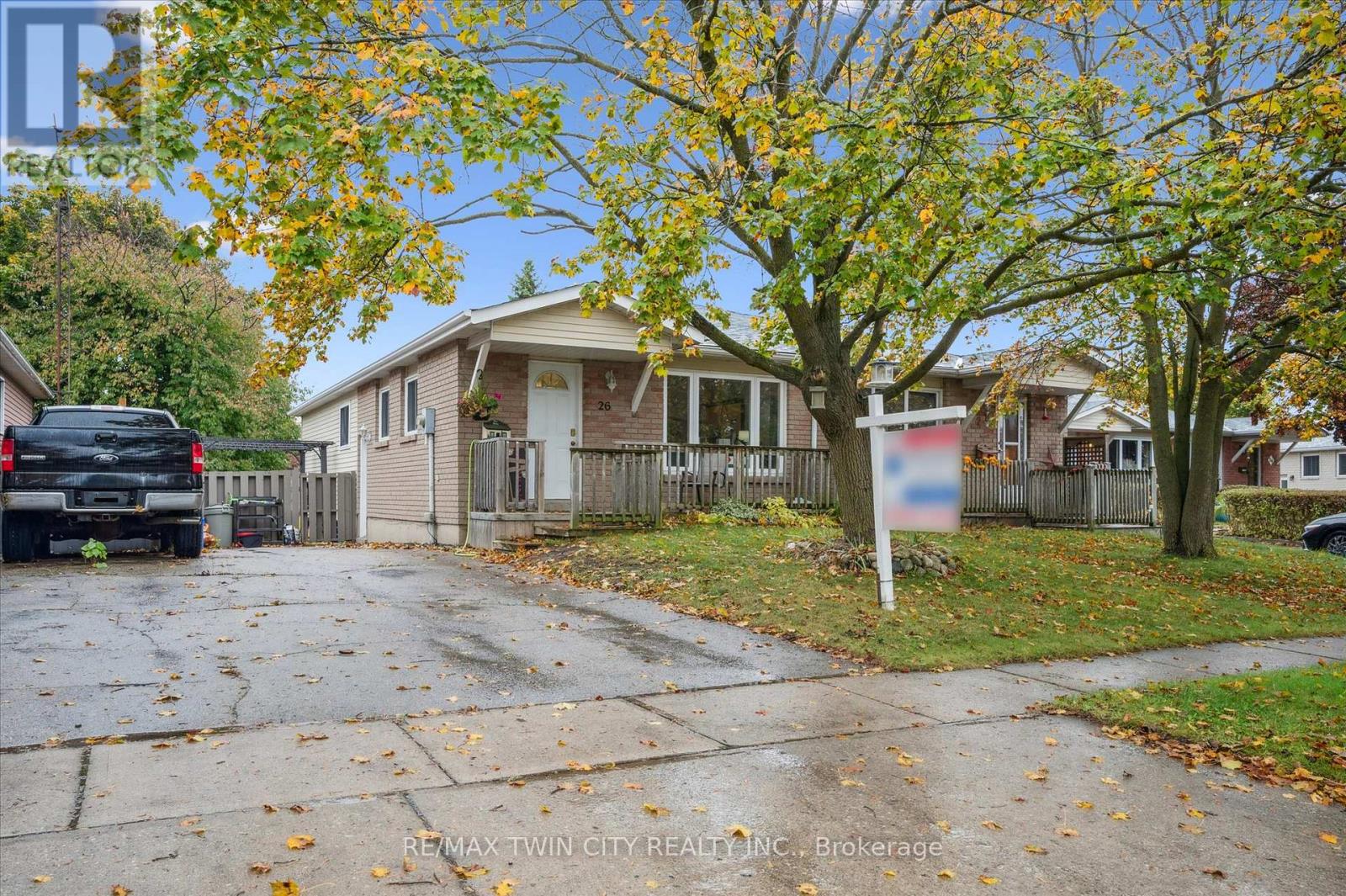 26 Nora Ct, Cambridge, ON N3C 3N1