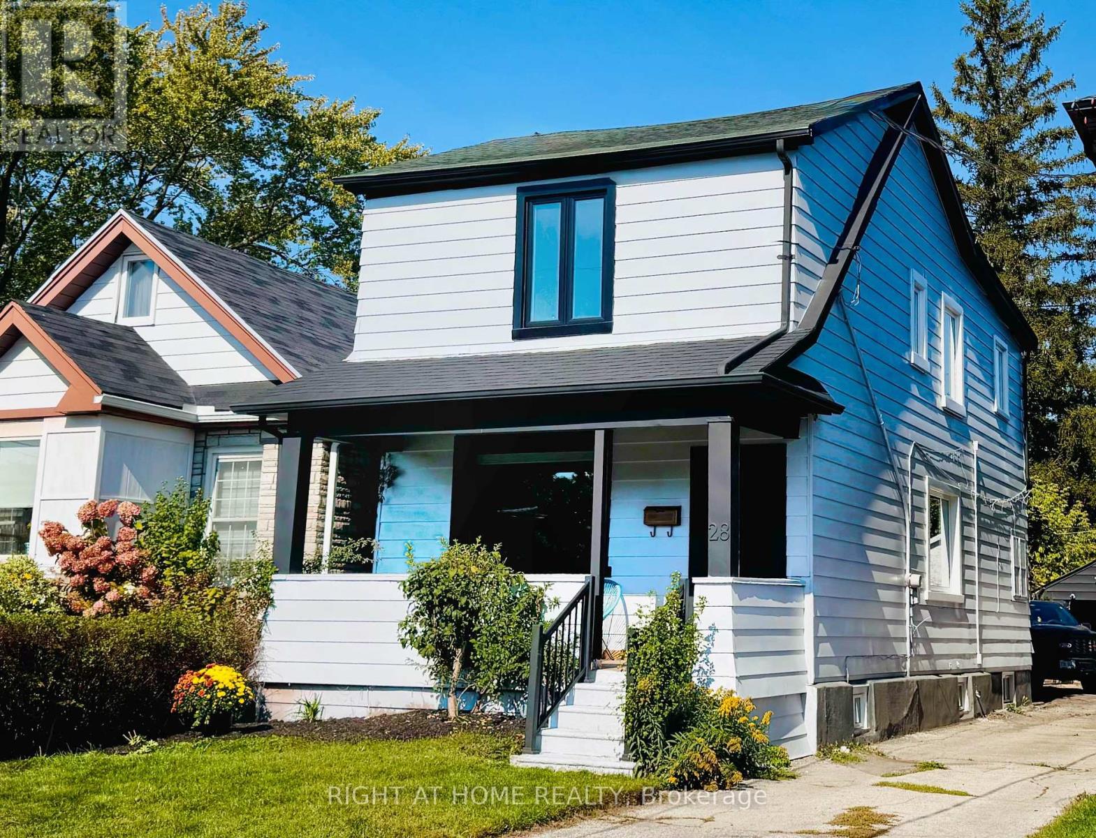 28 Pendeen Ave, Toronto, ON M6N 2P3