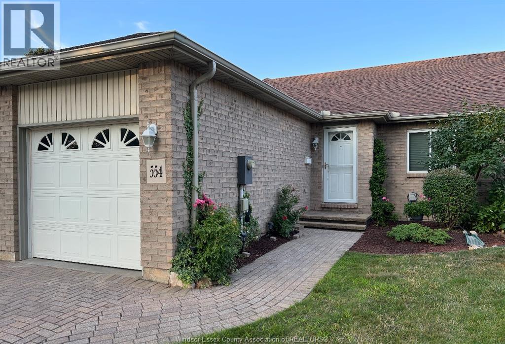 554 Rodfam Dr, Windsor, ON N9G 2W1