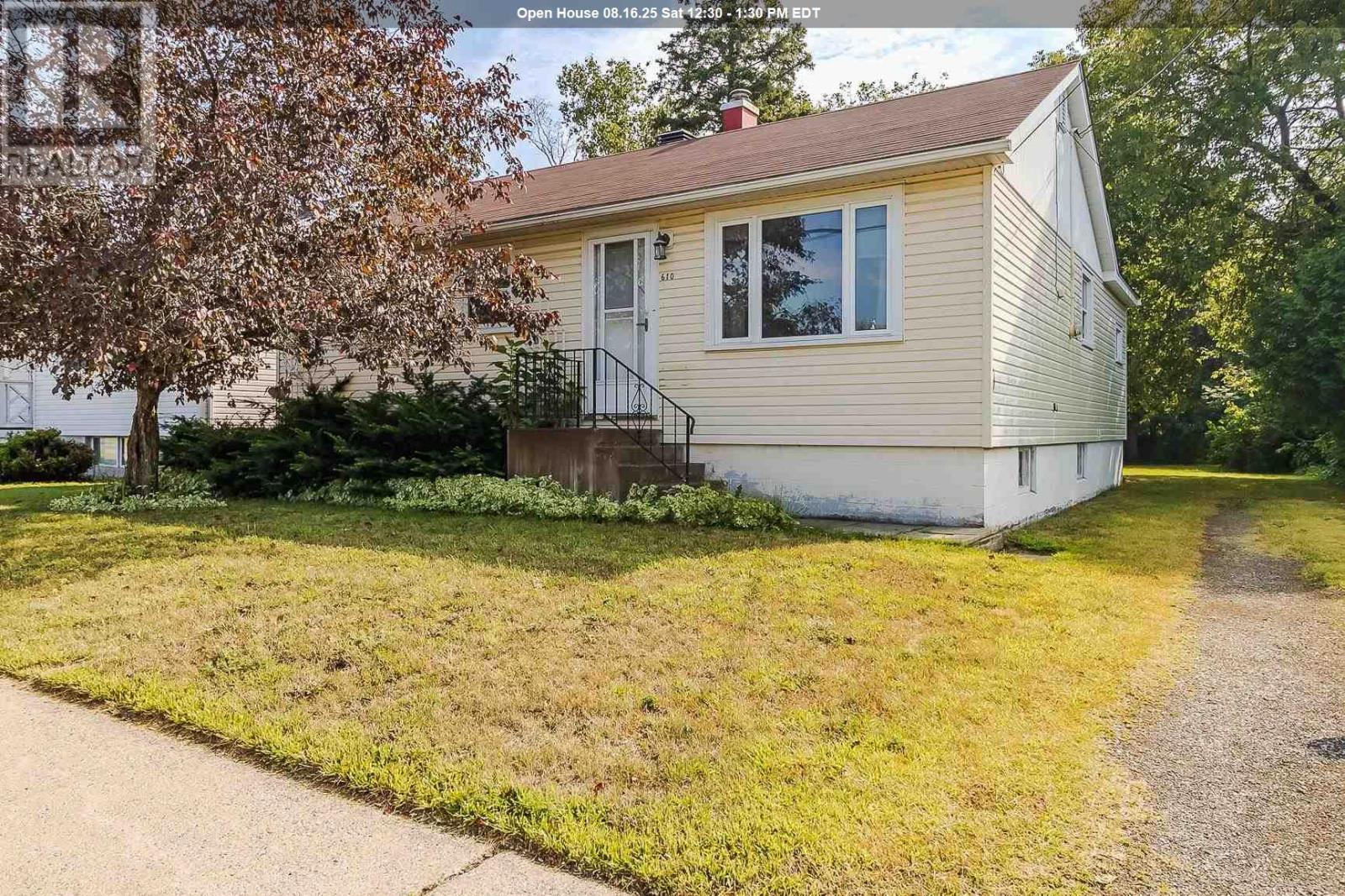 610 Boundary Rd, Sault Ste. Marie, ON P6A 5C6