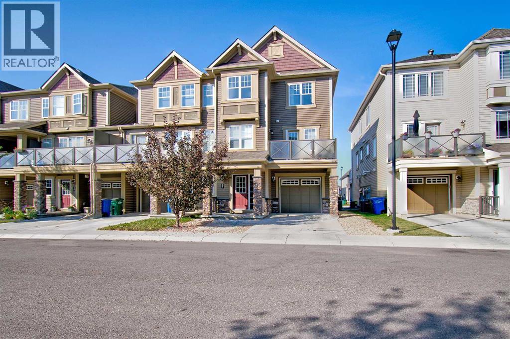221 Hillcrest Gdns SW, Airdrie, AB T4B 4J2