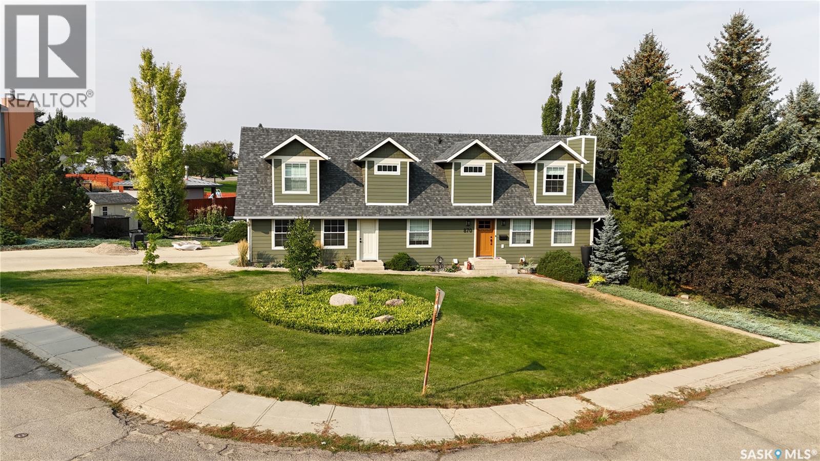 870 Field Dr, Swift Current, SK S9H 4N5