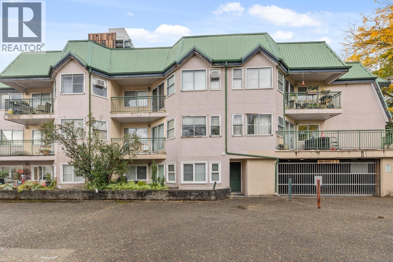 918 Roderick Avenue Unit 304, Coquitlam, BC V3K 1R1