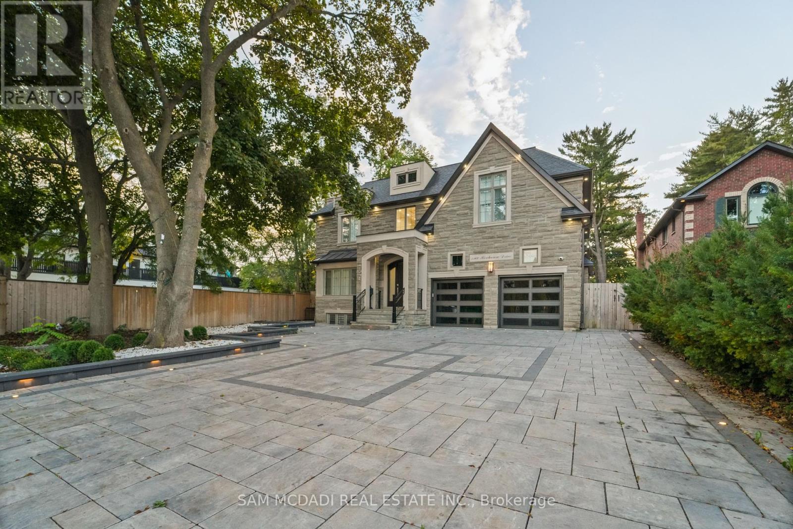 1160 Birchview Dr, Mississauga, ON L5H 3C8