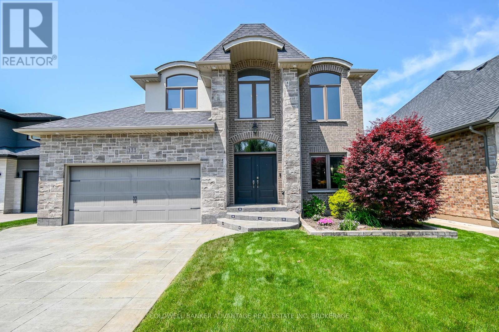135 Forest Ridge Ct, Welland, ON L3C 7J6