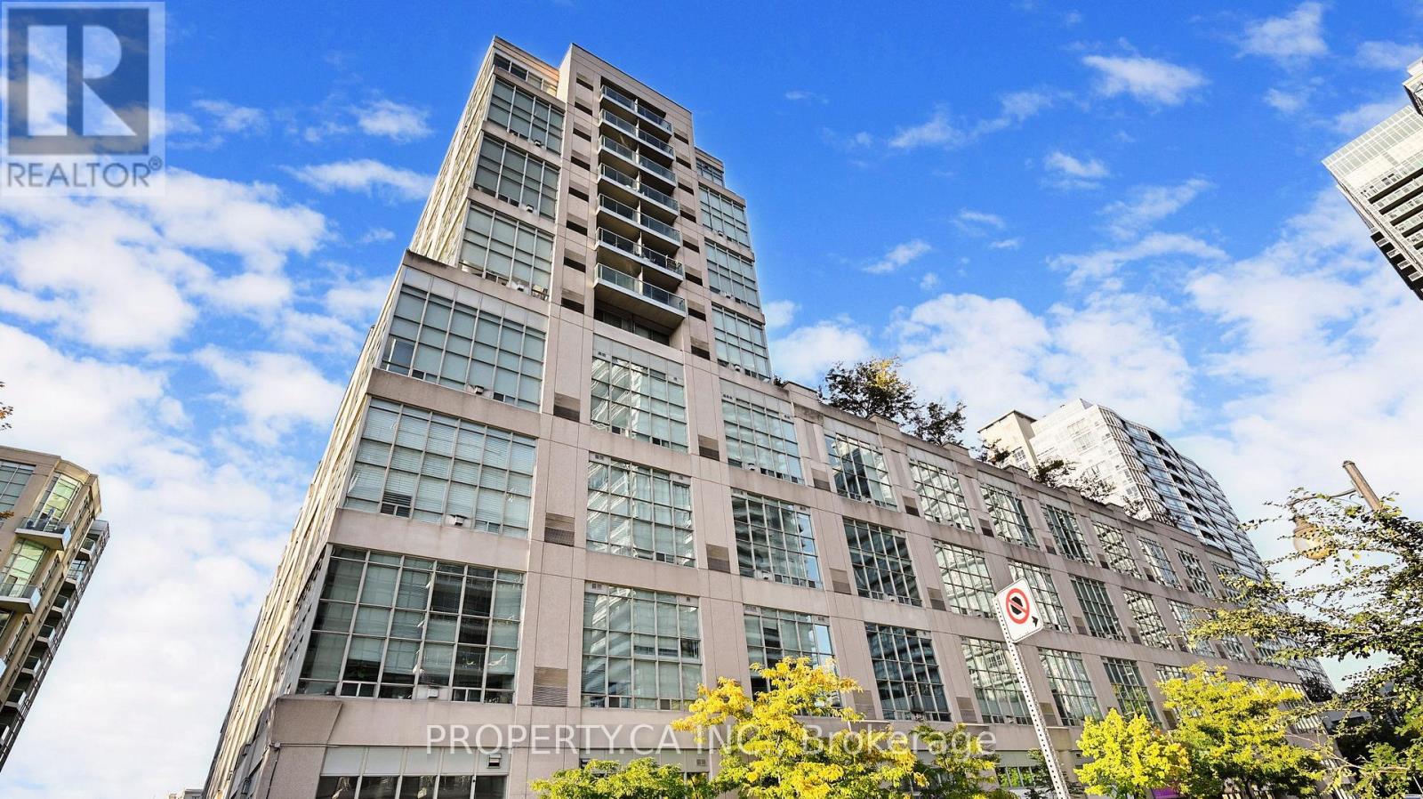 316 300 Manitoba St, Toronto, ON M8Y 4G9