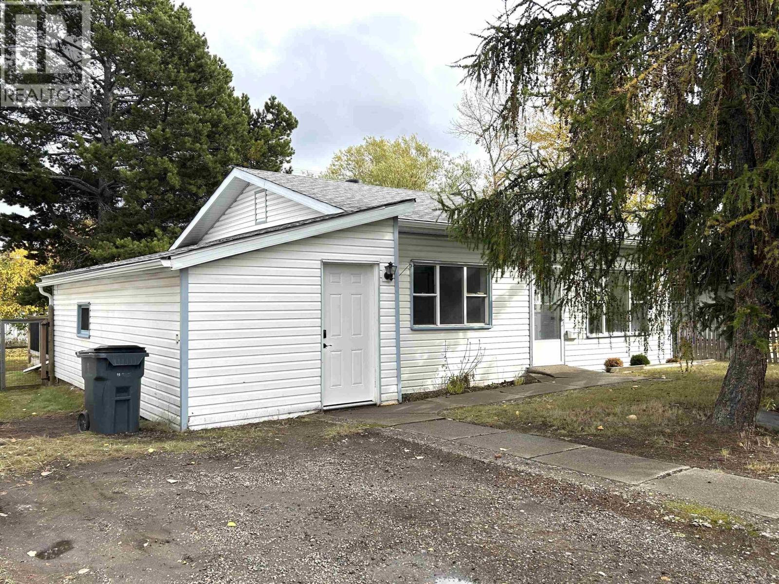 1170 Carney St, Prince George, BC V2M 2K9
