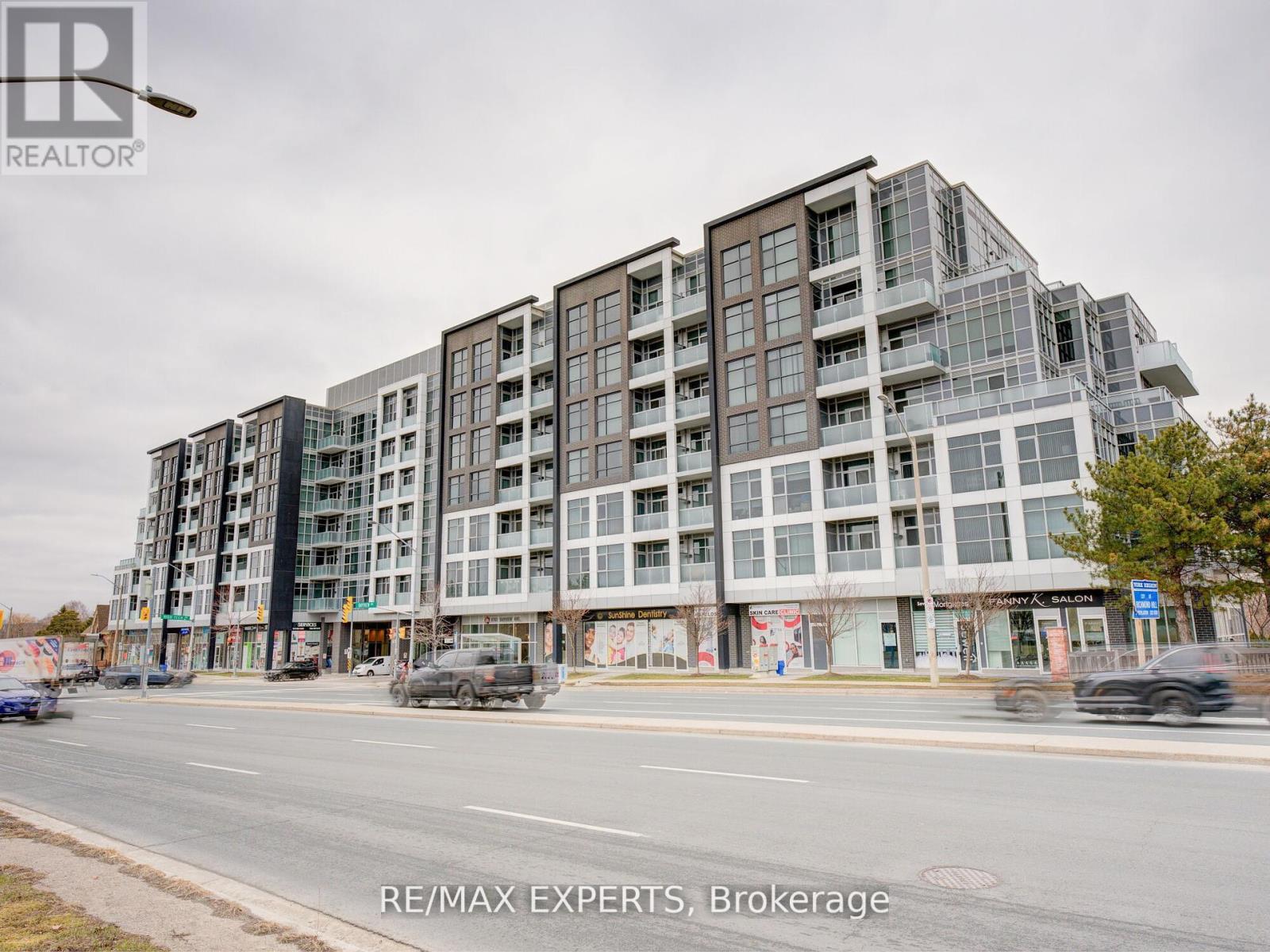 231 8763 Bayview Ave W, Richmond Hill, ON L4B 3V1