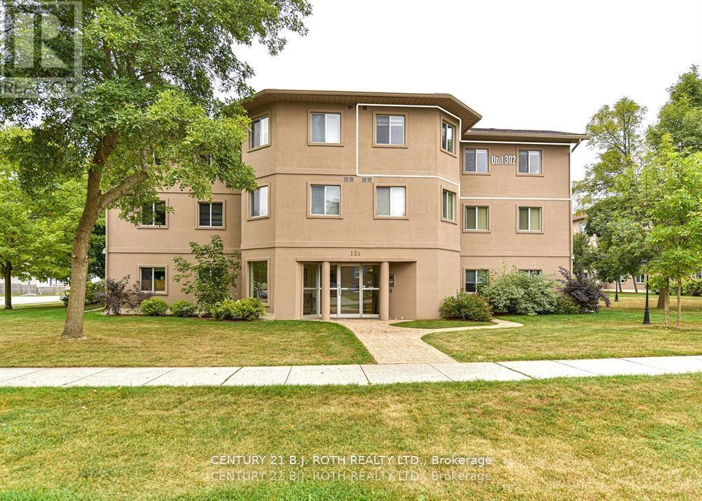 302 125 Bond St, Orillia, ON L3V 1J7