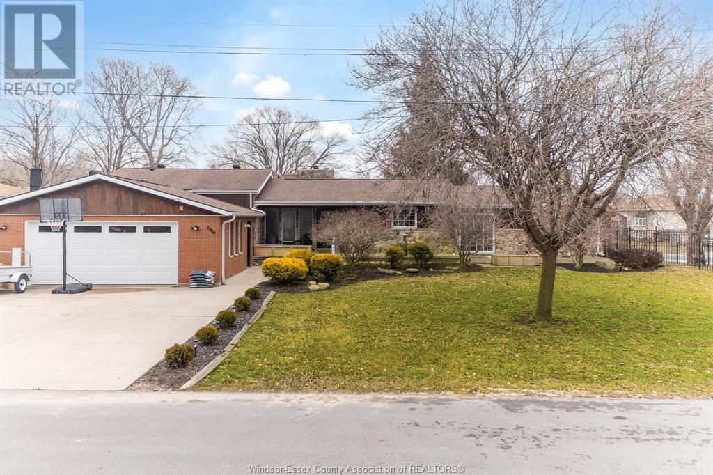 846 Park, Kingsville, ON N9Y 3C5