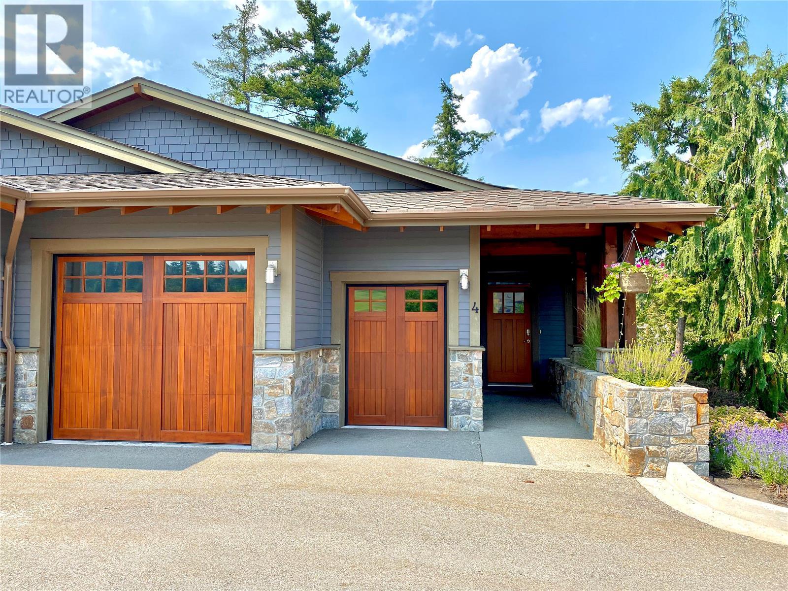 101 Dormie Drive Unit 4g, Vernon, BC V1H 1Y6