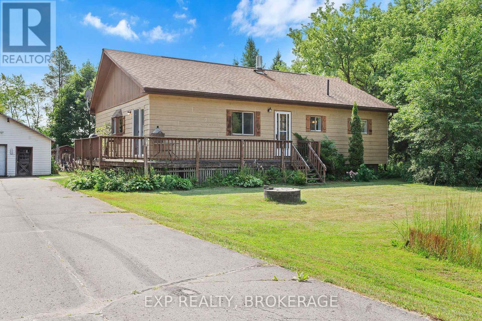 4 Denison Dr, Addington Highlands, ON K0H 2G0