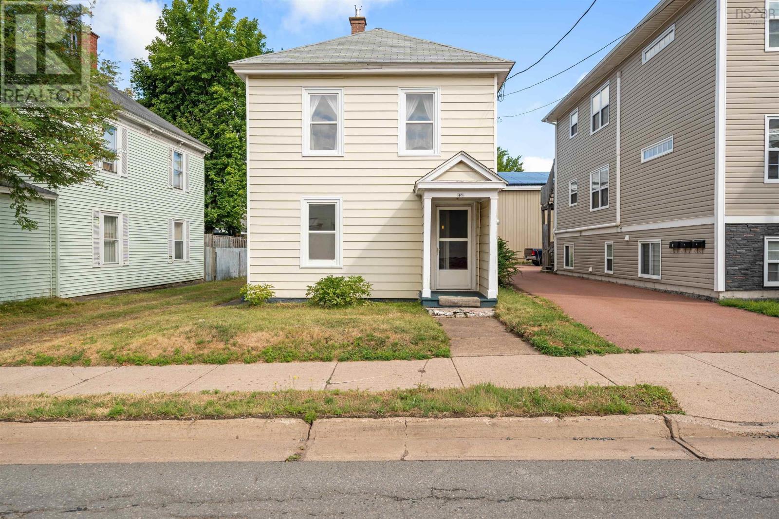 183 Arthur St, Truro, NS B2N 1Y3