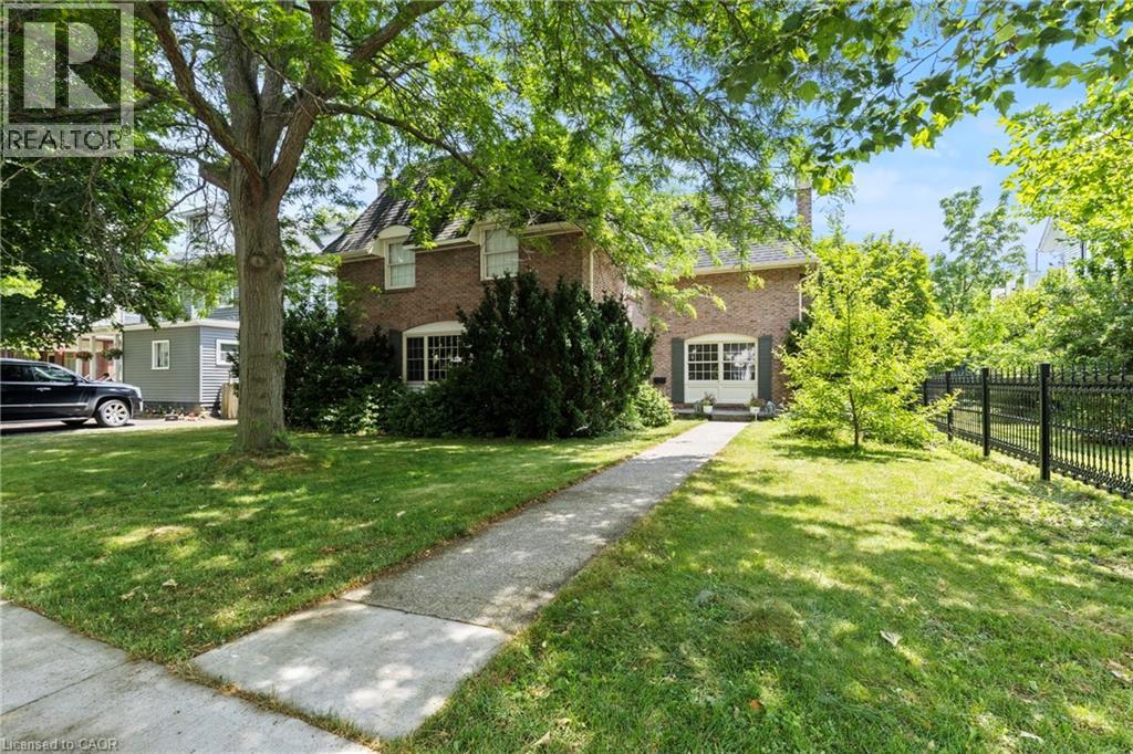 211 Merritt St, Welland, ON L3C 4T8