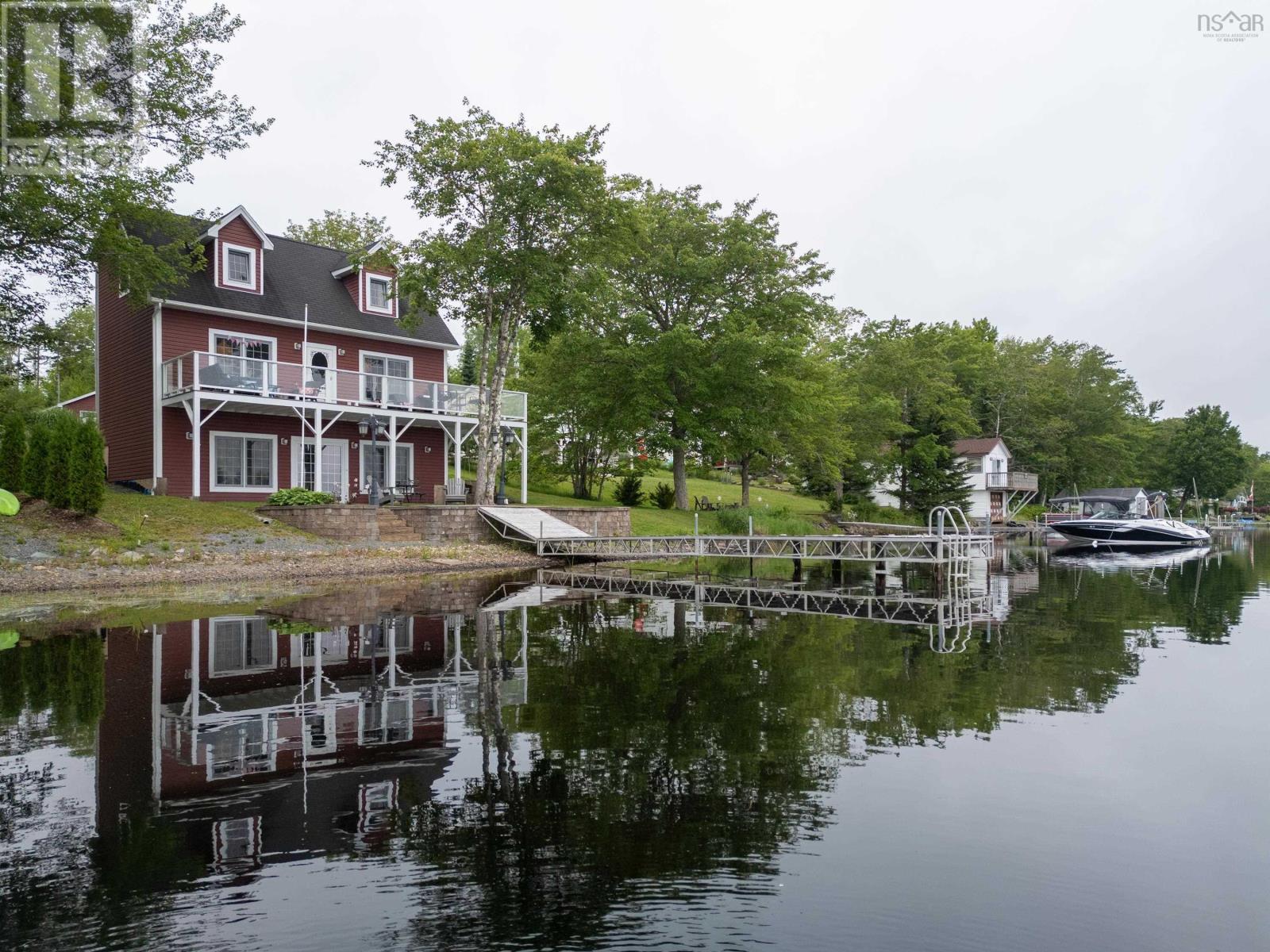 63 Cockscomb Lake Dr, Mount Uniacke, NS B0N 1Z0