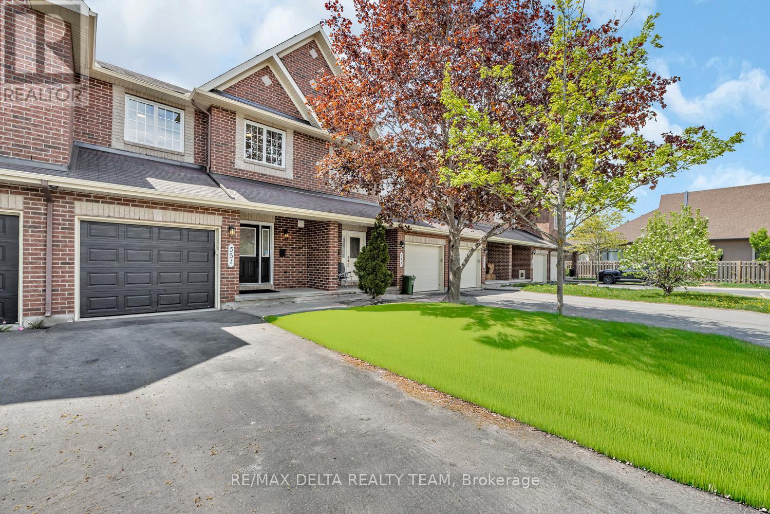 551 Casabella Dr, Ottawa, ON K4A 4Y1