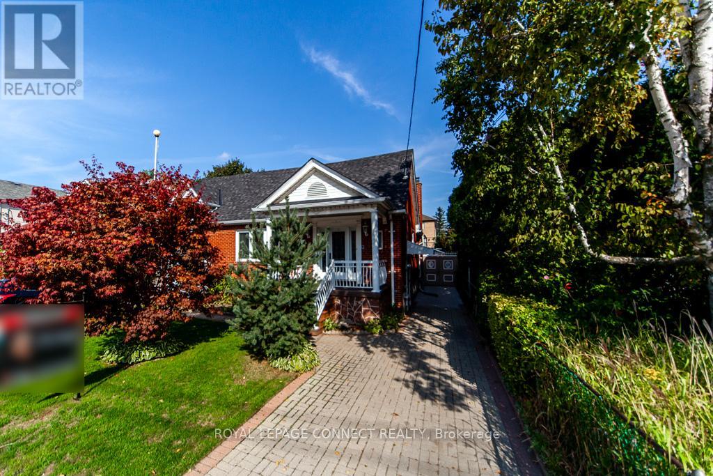 30 E Drive E, Toronto, ON M6N 2N7