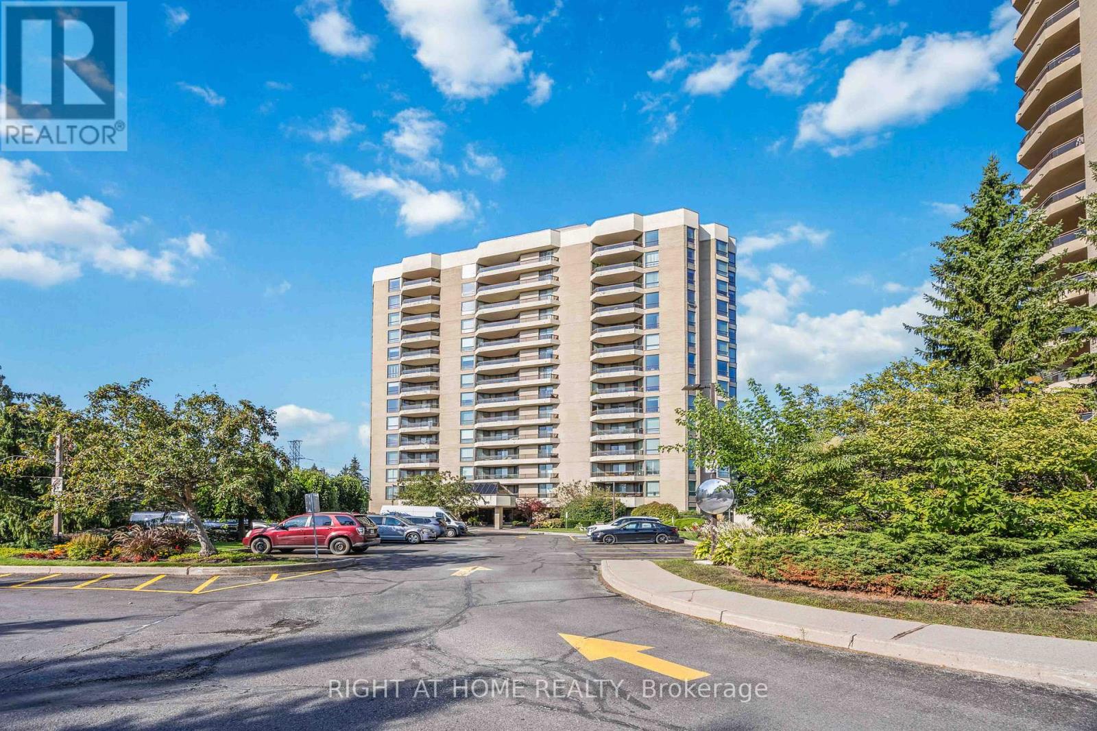 506 700 Wilson Rd N, Oshawa, ON L1G 7T5