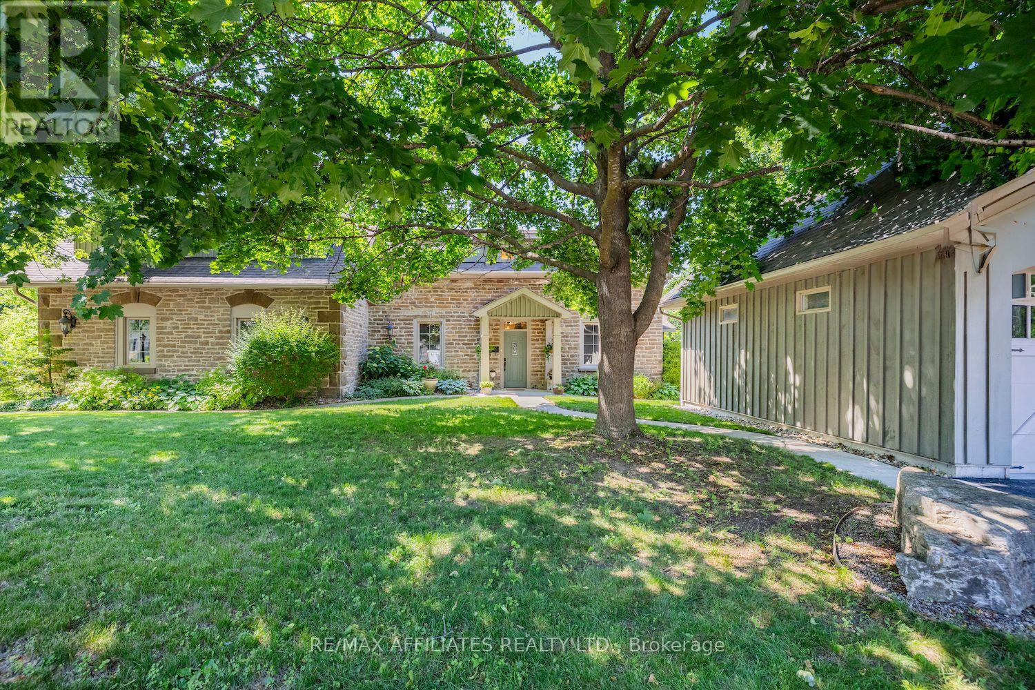 71 Mill St, Carleton Place, ON K7C 1T6